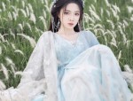 The Red Ribbon of Hanfu:A Symbol of Tradition and Elegance