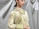 The Charm of Qipao and Merino Overcoat:A Blend of Traditional Elegance and Modern Comfort