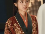 Little Girl in Traditional Tang-Style Chinese Hanfu:A Chinese Fashion Influencer on the Rise