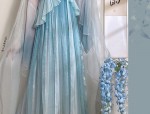 Tall and Elegant:The Story of a 180cm Tall Qipao Wearer