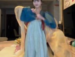 The Rise of Cheongsam Styling:The Elegance of Siting Si Teng