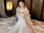Plus-Size Traditional Chinese Fashion:The Evolution of Hanfu for Curvier Women
