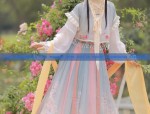 The Ideal Shoes for a Ladys Cheongsam in Summer
