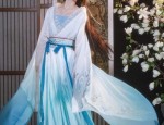 Reinventing Cheongsam:Modern Summer Elegance for the Modern Woman