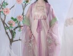 Little Girls in Traditional Chinese Hanfu and Fairy-like Dress:The Enchantment of Hanfu Culture