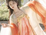 The Enchantment of a Red Horseface Skirt and Blouse:A Fashionable Journey