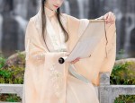 Lace Cheongsam Dress:A Slimming Fashion Statement