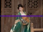 Embracing Traditional Chinese Fashion:The Art of Pairing Clothing with Bags