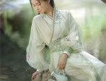 The Seductive Charm of Cheongsam:A Cultural Icon of Chinese Elegance
