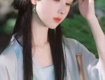Embracing Traditional Elegance:The Youthful Charm of Qipao in Summer