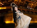 The Splendor of Tang-Style Hanfu:The披上袄 as a Symbol of Cultural Heritage