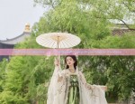 The Enigma of Black One-Piece Shoulder-fitted Horseface Skirt:A Blend of Elegance and Tradition