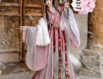 The Splendor of Minghua Tangs Horseface Skirt:A Cultural Journey Through Traditional Chinese Dress