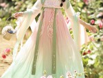 The Allure of Sitaos Qipao:A Closer Look into the Traditional Chinese Elegance