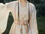 Winter Fashion:The Rise of the Adult Womens Horseface Skirt