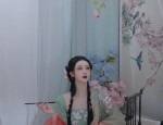 Traditional Tang Costumes:The Enchantment of a Girl in Winter