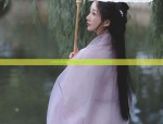 Styling Winter Hanfu for a Plus-Size Woman:Tips and Tricks to Achieve a Slimmer Look