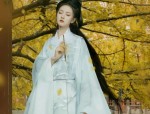 A Summer Day with a Little Purple Hanfu Girl