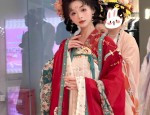 Engaged in Style:The Cultural Significance of Mandarin-Style Horseface Skirt in China
