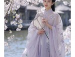 The Tale of Gu Xian:Women in Hanfu Inspired by the Splendid Beauty of Mountains and Rivers
