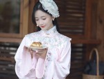 Ancient Charm in a Mystery Box:A Complete Set of Traditional Hanfu Fashion
