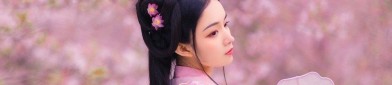 Enchanting Moments in a Little Girls Hanfu Ancient Costume Journey