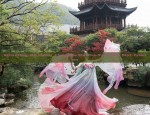The Revival of Hanfu Fashion:The Story of Twelve Longevity Hanfu Studio