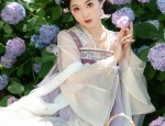 Renting Traditional Hanfu Clothing:The Experience of Being a Qing Dynasty Princess for a Day