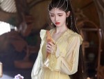 French-Style Cheongsam Reimagined as Retro Hong Kong-Inspired Skirts