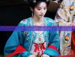 The Revival of Hanfu Fashion:The Role of the Goods-Bearing Merchants