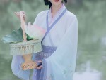 Song-Style Hanfu:Splendor of Flower Festival in Ancient China