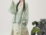 Embracing the Sweet and Spicy Charm of Qipao in a Modern Fusion Style
