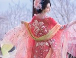 Summer in the Spotlight:The Rise of Bai Qians Hanfu Fashion