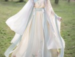 Restoring and Embracing the Beauty of Plus-Size Hanfu 汉服)