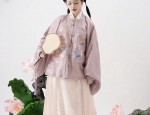 The Splendor of Ming-Style Hanfu with Cloud-Shoulder:A Cultural Exploration