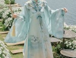 Choosing the Perfect Hair Accessory to Match Your Hanfu Chinese Traditional Clothing)