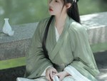 The Bridal Gown of荣耀与时尚，披肩婚礼中的新娘马面裙