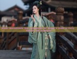 Winter Vogue:The Rise of Hanfu for Female Middle School Students