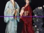 Embracing the Night in a Cheongsam:The Allure of a Woman in the Evening Glow