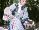 Vintage Shanghais Noblewomen in Cheongsam Elegance
