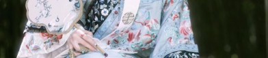 Vintage Shanghais Noblewomen in Cheongsam Elegance