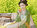 Elegant Young Girl in a Stylish Slit Cheongsam Dress Thin and Chic