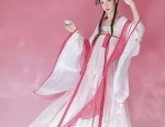 The Dominance of the Emperor:The Splendor of Hanfu Fashion