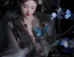 Embracing Modernity in Traditional Cheongsam:The Evolution of Seduction in the Flag Dress