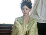 The Allure of Traditional Hanfu in Summer:The Cross-Over Style