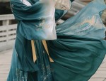 Plus-Size Bridesmaid Dress with Horseface Skirt