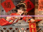 The Rise of Hanfu Fashion:A Girl in Traditional Chinese Splendor