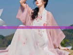 Enhanced Qipao for Girls in Autumn:A Fashionable Evolution