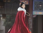 Plus Size Fashion:The Charm of Qipao for 200-Pound Curvier Women