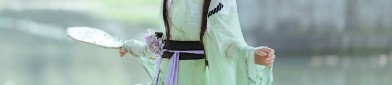 Ancient Charm of Childrens Traditional Dress:A Fairy Tale for Girls in Chinese-Style Gowns